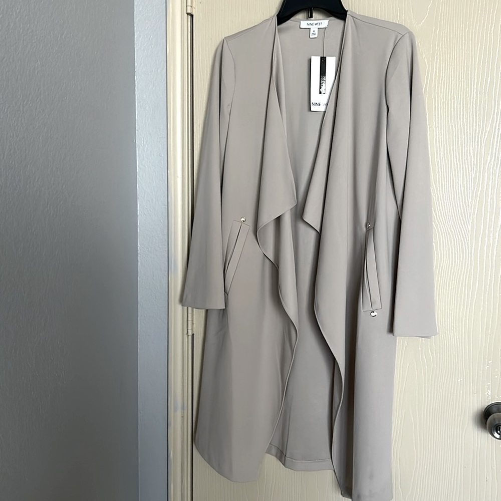 Light coat all season Nine West size xs gray